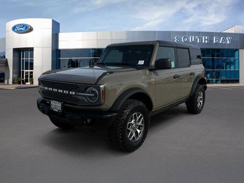 Certified 2025 Ford Bronco Badlands AWD/4WD image 1