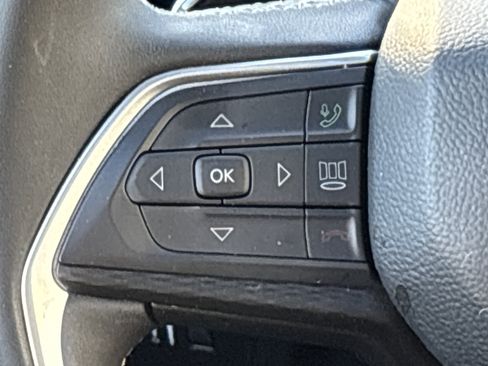 Used 2025 Jeep Grand Cherokee Laredo X AWD/4WD image 22