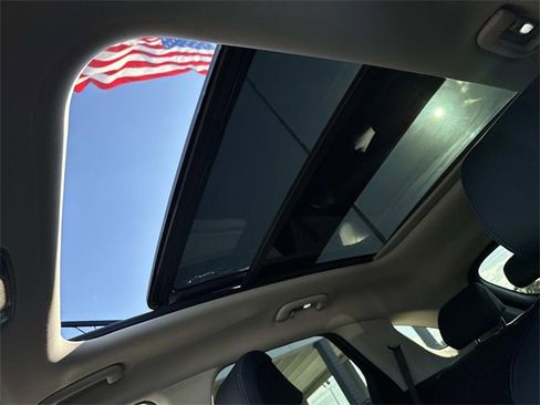 Used 2024 Genesis GV70 2.5T w/ Select Package image 19