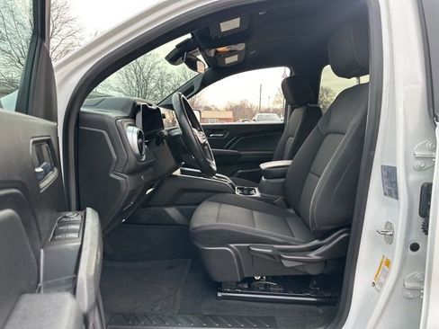 Used 2023 Chevrolet Colorado LT w/ LT Convenience Package image 9