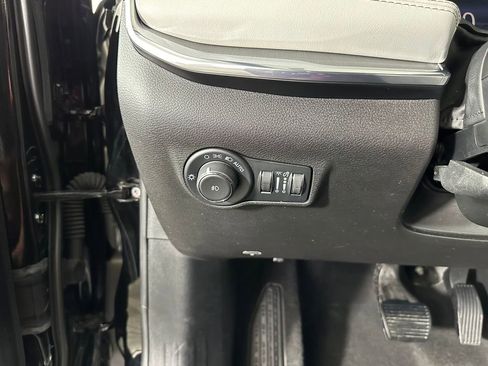 Used 2023 Jeep Compass Limited AWD/4WD image 15