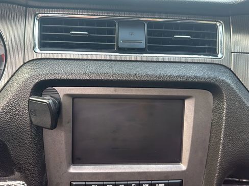 Used 2010 Ford Mustang GT Premium image 17