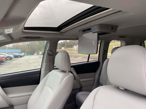 Used 2013 Toyota Highlander SE image 8