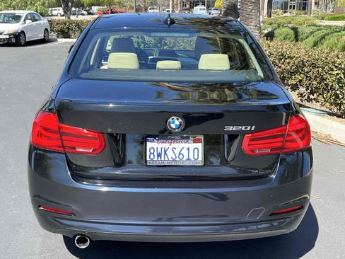 Used 2018 BMW 320i Sedan image 12