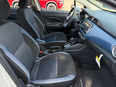 Used 2025 Nissan Versa SV w/ Trunk Package FWD image 9