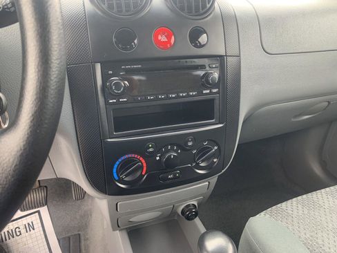 Used 2005 Chevrolet Aveo LS image 15