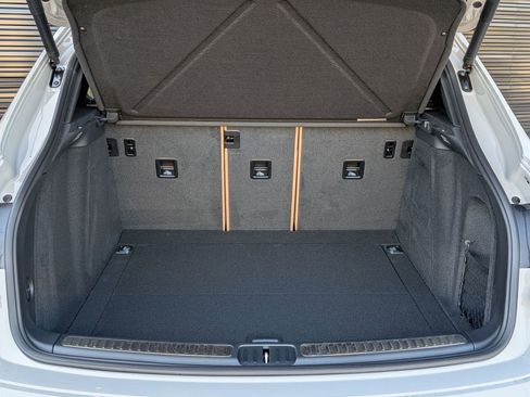 New 2026 Porsche Macan image 24