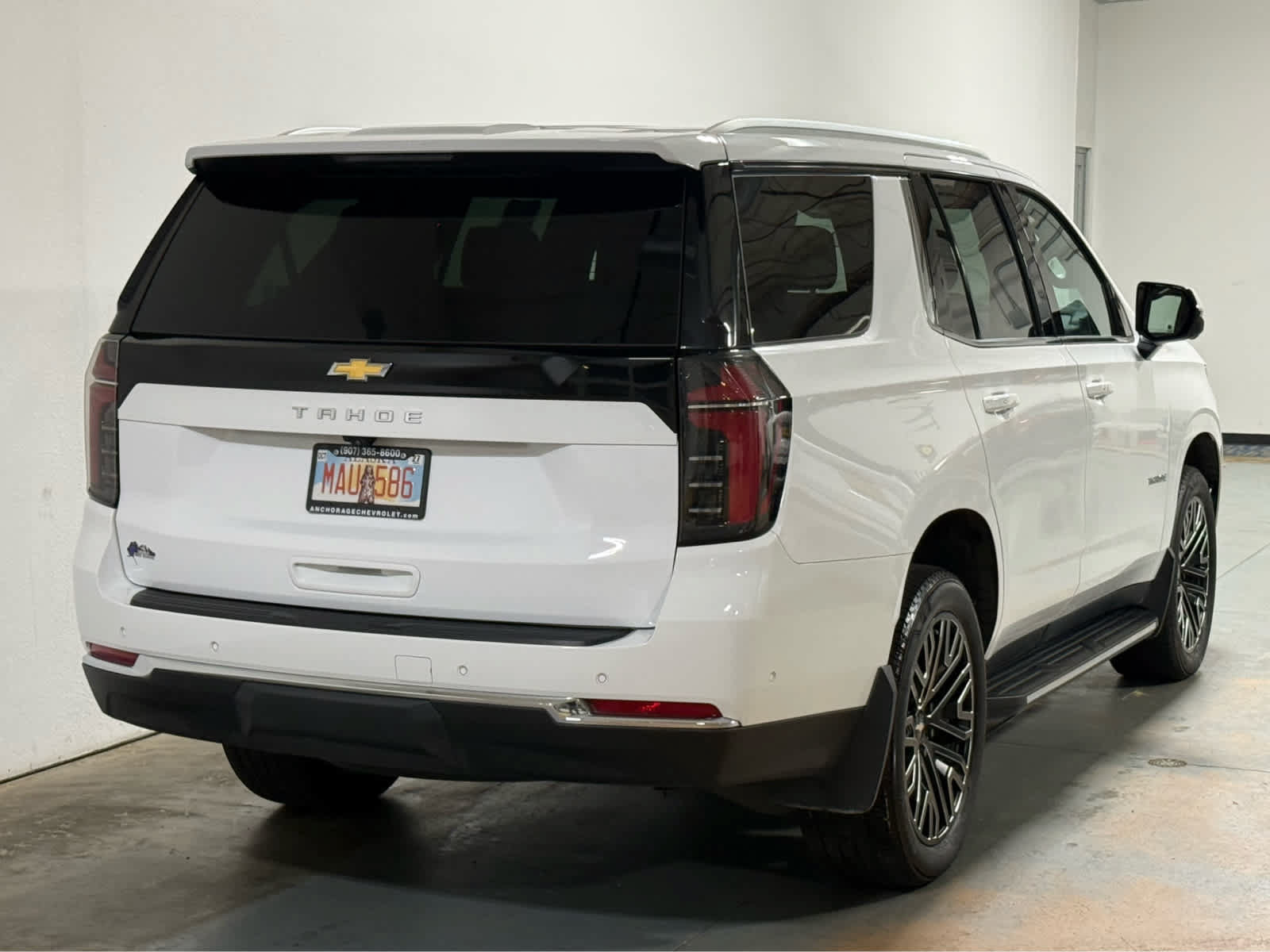 Used 2025 Chevrolet Tahoe LS AWD/4WD image 7