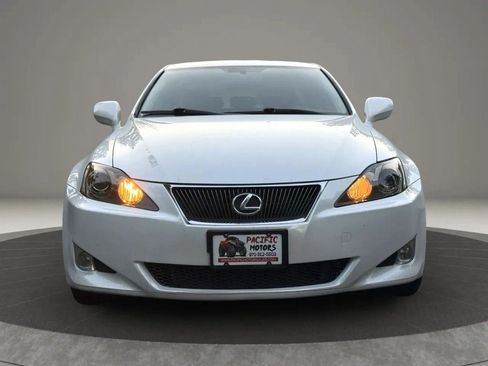 Used 2008 Lexus IS 350 w/ Luxury Pkg w/ 18 Wheels RWD image 3