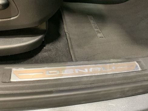 Used 2021 GMC Acadia Denali w/ Denali Technology Package image 14