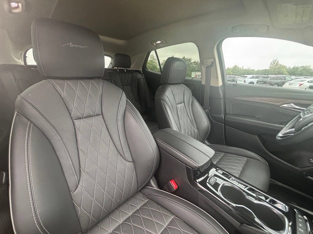 Used 2023 Buick Envision Avenir AWD/4WD image 32
