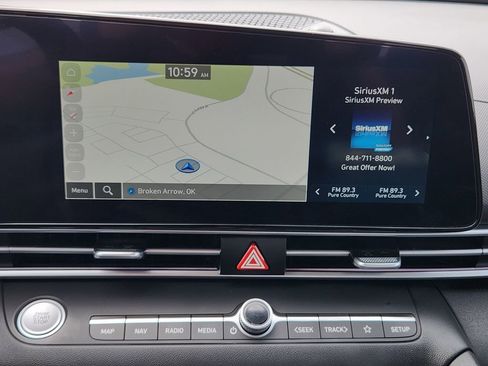 Used 2025 Hyundai Elantra Limited FWD image 22