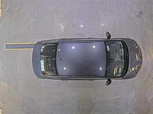 Used 2025 Nissan Versa S w/ Trunk Package image 24