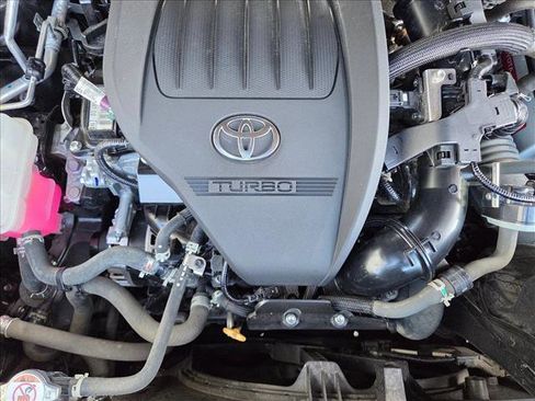 Used 2023 Toyota Highlander L image 21