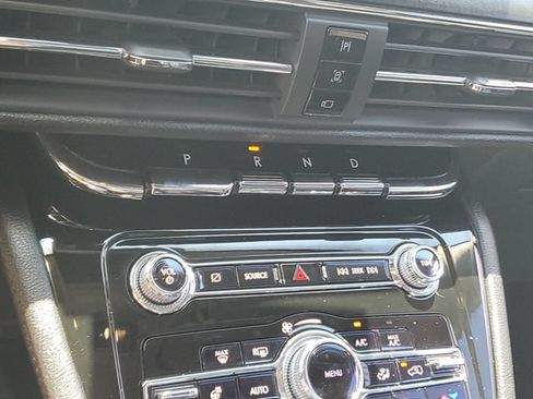 Used 2022 Lincoln Corsair AWD w/ Premium Package image 18