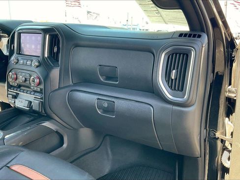 Used 2021 GMC Sierra 1500 AT4 w/ AT4 Value Package AWD/4WD image 17