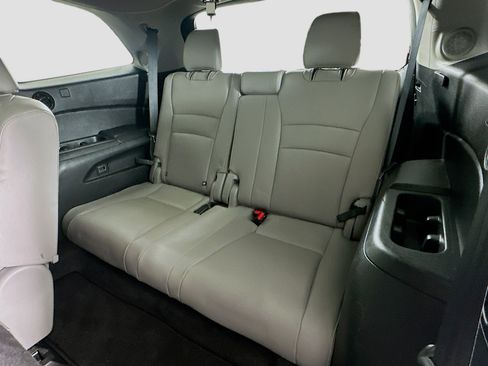 Used 2018 Honda Pilot Touring image 29