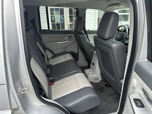 Used 2008 Jeep Liberty Limited w/ Premium Group II image 13