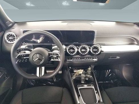 New 2024 Mercedes-Benz GLB 250 image 17
