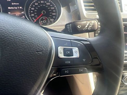 Used 2020 Volkswagen Golf 4-Door image 16