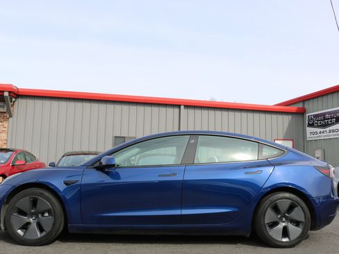 Used 2021 Tesla Model 3 Standard Range Plus image 3