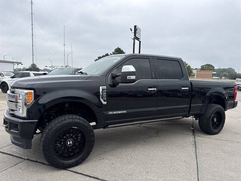 Used 2018 Ford F250 Platinum w/ Platinum Ultimate Package AWD/4WD image 2