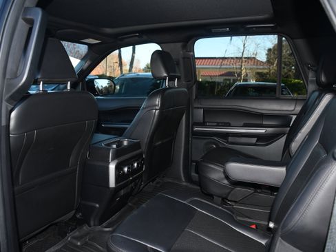 Used 2021 Ford Expedition Max XLT image 17