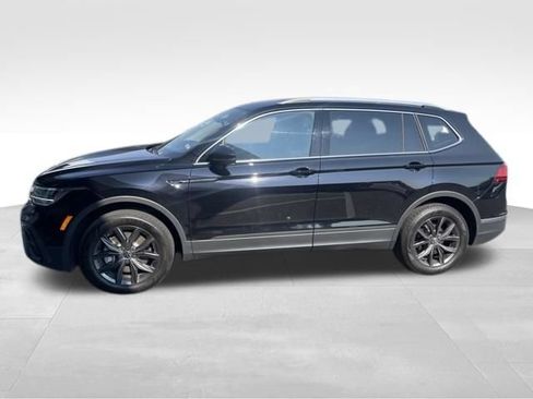 Certified 2023 Volkswagen Tiguan SE AWD/4WD image 2