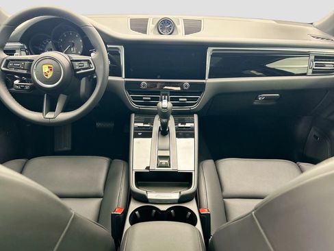 Used 2026 Porsche Macan AWD/4WD image 15