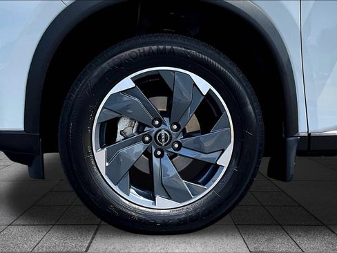 Certified 2026 Nissan Rogue SV AWD/4WD image 36