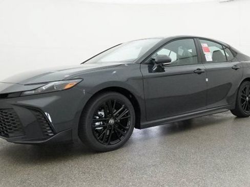 New 2026 Toyota Camry Hybrid FWD image 33