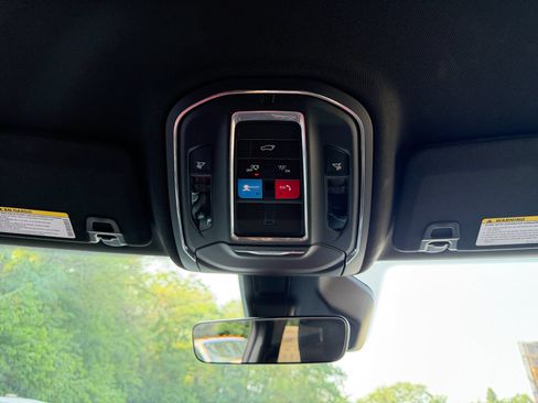 Used 2025 Jeep Grand Cherokee Altitude AWD/4WD image 31