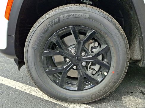 New 2026 Jeep Grand Cherokee L 4WD image 5