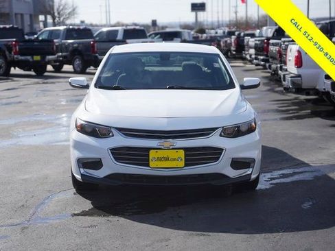 Used 2018 Chevrolet Malibu LT image 3