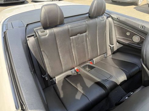 Used 2018 BMW M4 Convertible RWD image 23