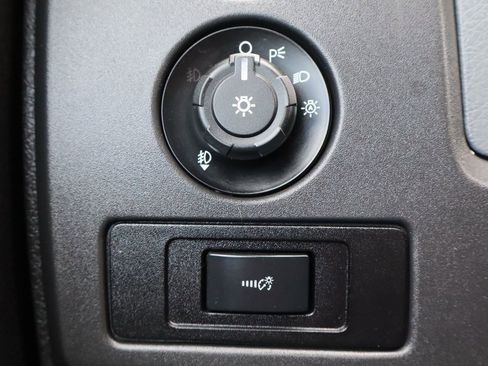 Used 2013 Ford F150 XLT w/ Mid Equipment Group image 28