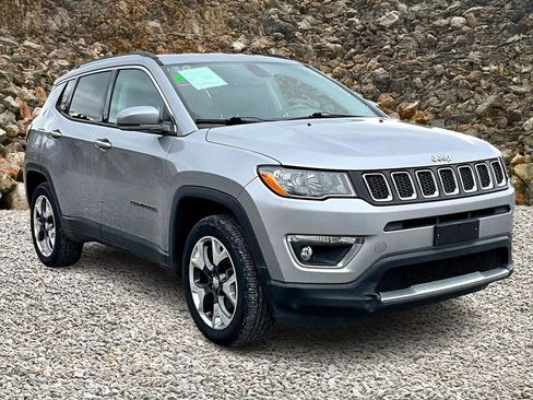 Used 2019 Jeep Compass Limited image 9