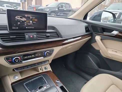 Used 2020 Audi Q5 2.0T Premium Plus w/ Premium Plus Package AWD/4WD image 15