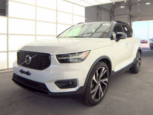 Used 2021 Volvo XC40 T5 R-Design w/ Advanced Package AWD/4WD image 1