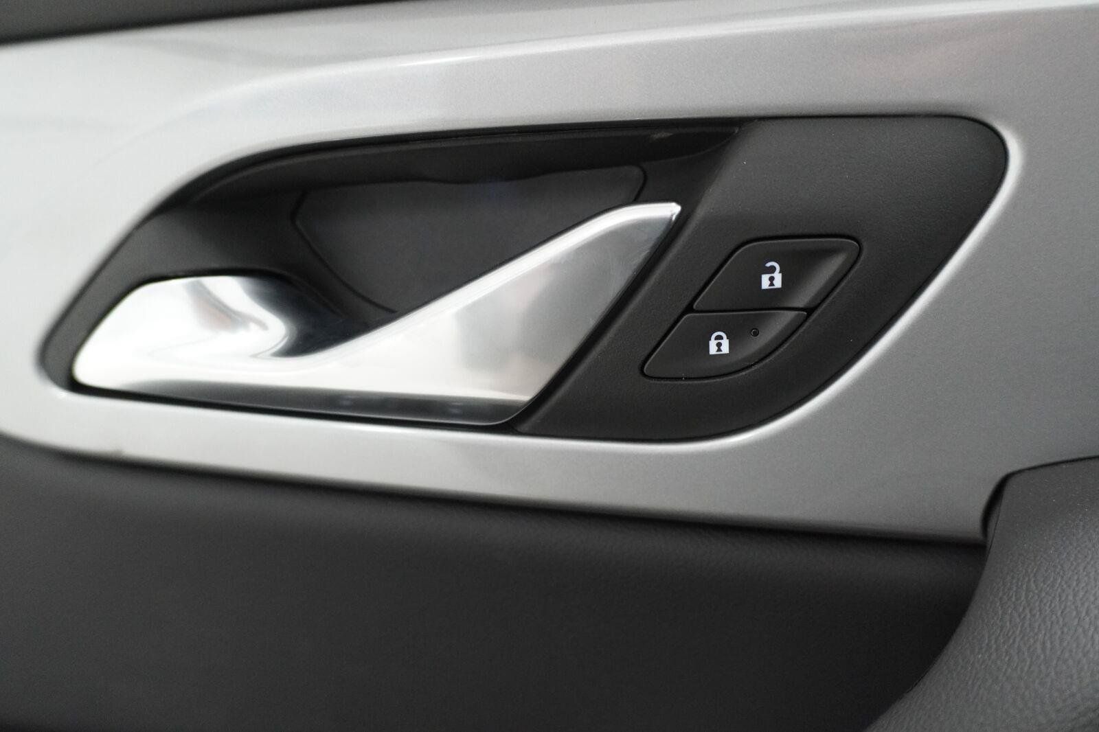 New 2026 Chevrolet Blazer LT w/ Convenience Package FWD image 23