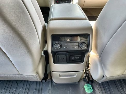 Used 2021 GMC Acadia Denali w/ Denali Ultimate Package AWD/4WD image 24