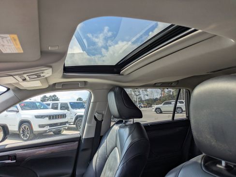 Certified 2022 Toyota Highlander Limited image 12