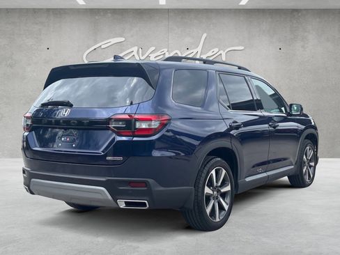 Used 2025 Honda Pilot Touring image 19