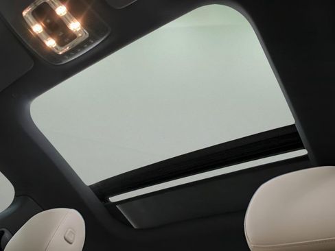 Used 2025 Mercedes-Benz CLA 250 image 12