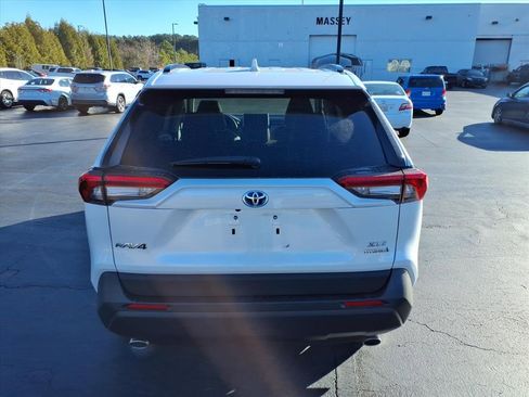 Used 2024 Toyota RAV4 XLE Premium image 4