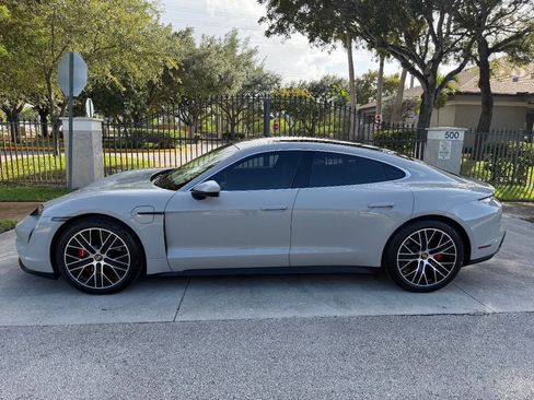 Used 2021 Porsche Taycan 4S image 6