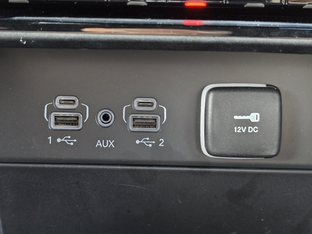 Used 2025 Jeep Grand Cherokee Limited RWD image 29
