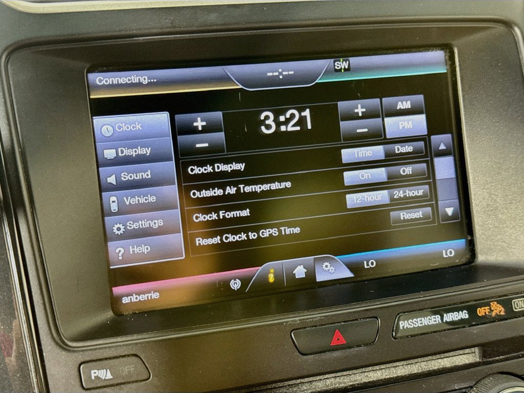 Used 2016 Ford Explorer XLT w/ Equipment Group 202A FWD image 15