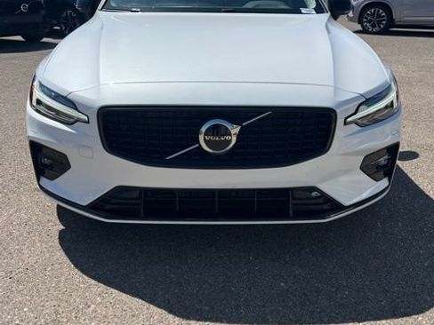 Used 2023 Volvo S60 B5 Core w/ Climate Package FWD image 8