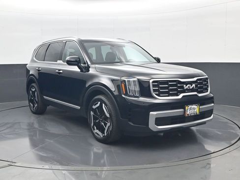 Used 2024 Kia Telluride S w/ S Sunroof Package AWD/4WD image 3